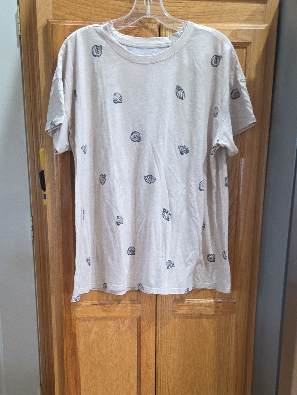 Womens Light Beige Shell-Print Crewneck T-Shirt